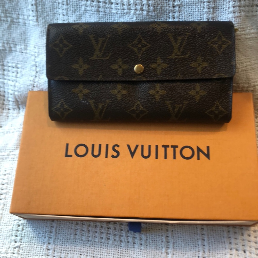 Authentic Louis Vuitton Monogram Sarah Long Wallet with Box - Picture 1 of 15
